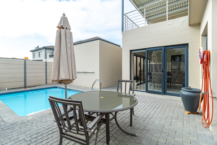 3 Bedroom Property for Sale in Parklands North Western Cape